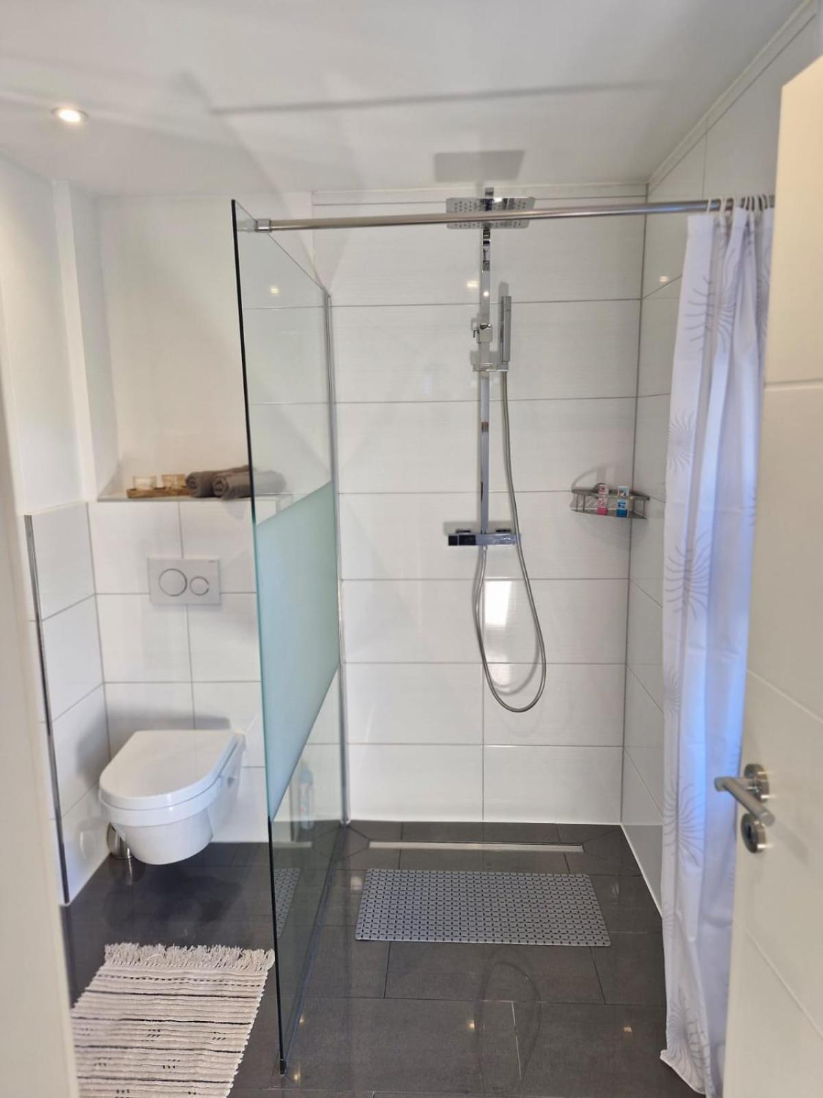 Gaestehaus In Rath-heumar Apartamento Colónia